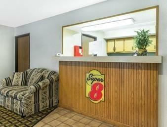 Super 8 By Wyndham Twinsburg/Cleveland Area Hotel Bagian luar foto